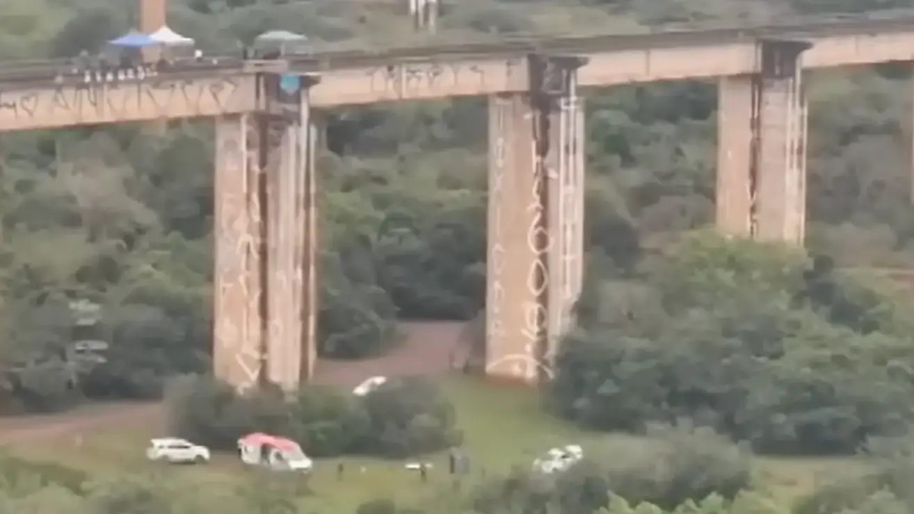 Several other accidents have occurred on the bridge (G1)