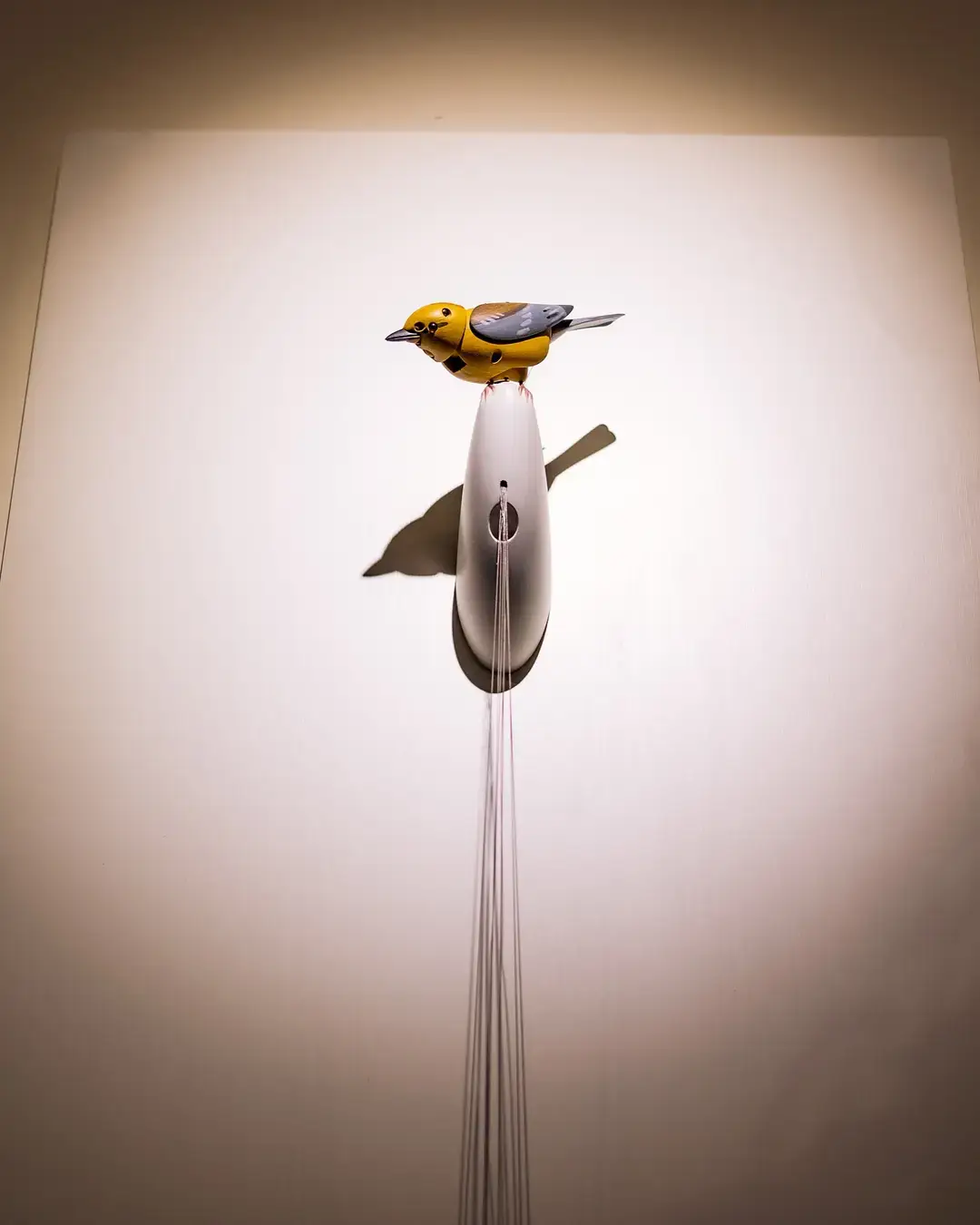 Meet Molly, a mechanical bird, which is at the centre of the drama between Kelly Clarkson and Brooklyn retailer, Art of Play (Instagram/@69atlantic)