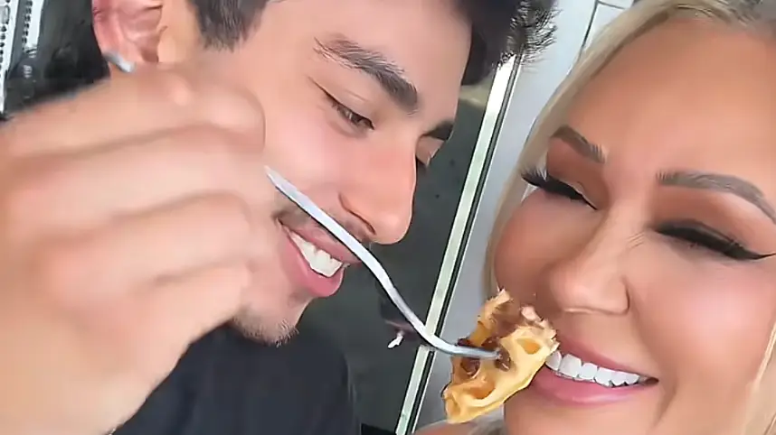 TikTok/xomgitsbunnie