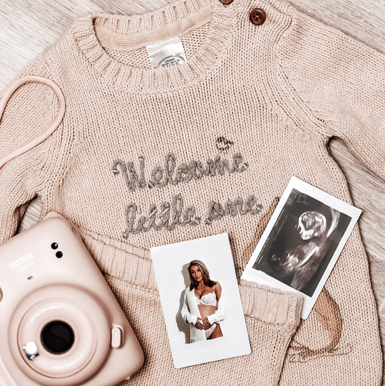 Love Island star Chloe Crowhurst has revealed she's pregnant with her first child (