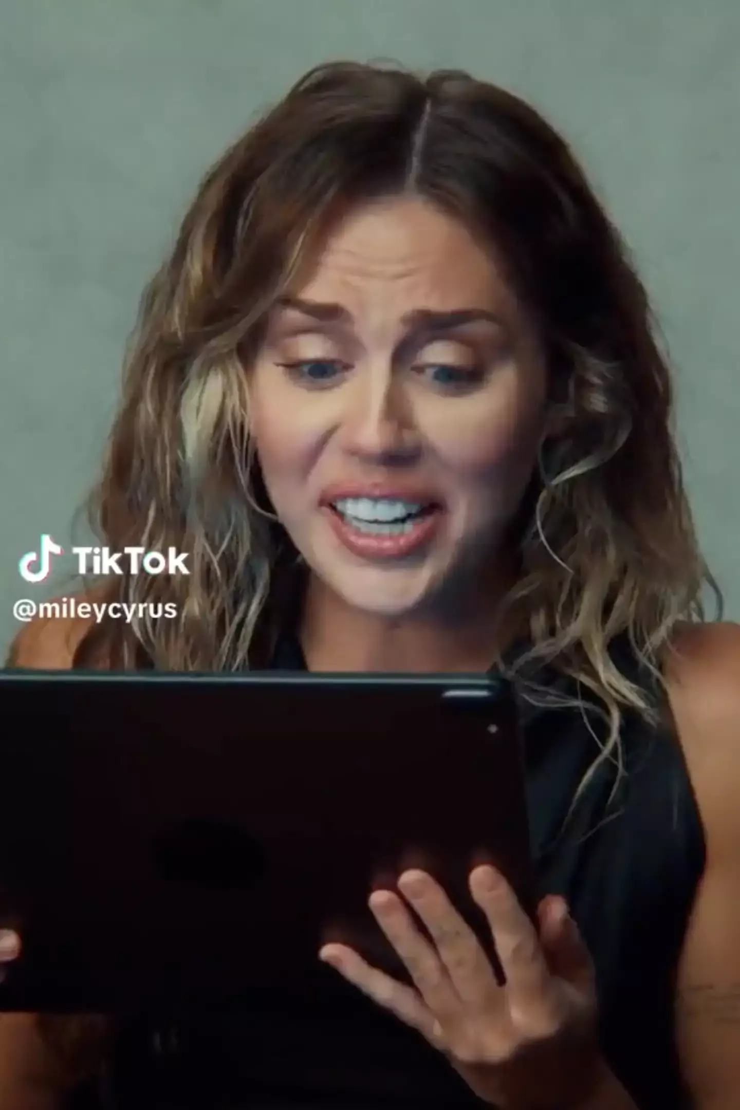 Even Cyrus seemed shocked (TikTok/@mileycyrus)
