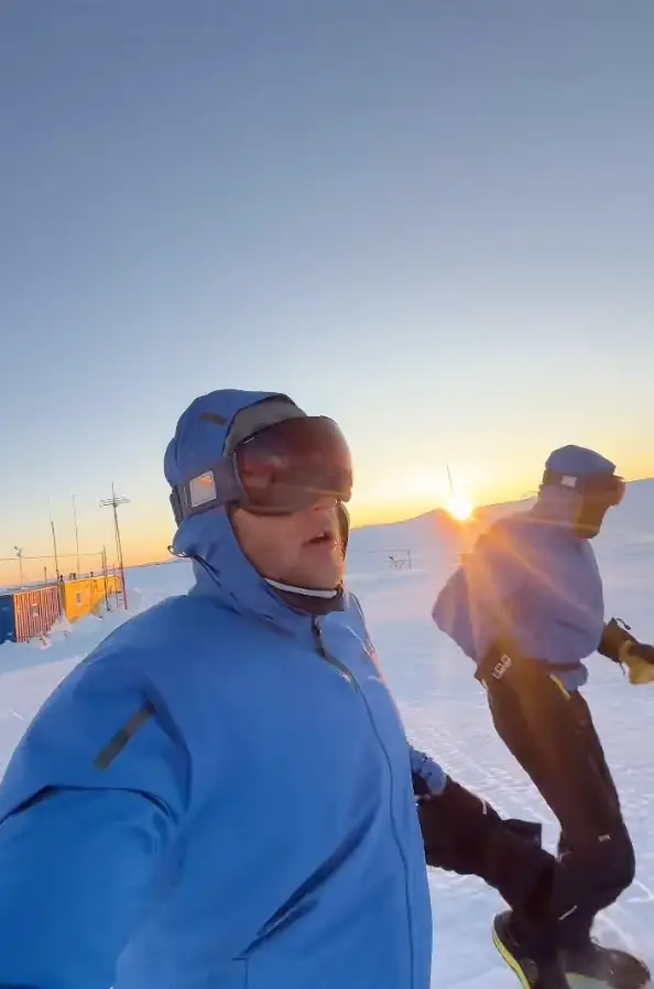 The pair broke a world record (Instagram/@rob.sembiante)