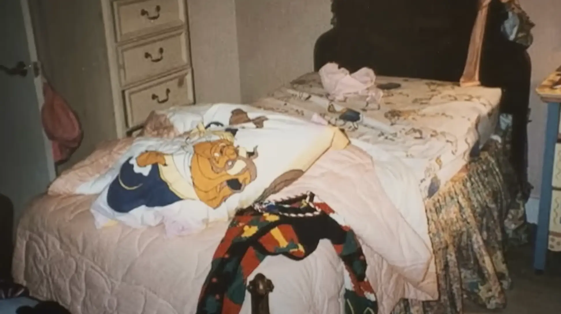 JonBenét's bed (Netflix)