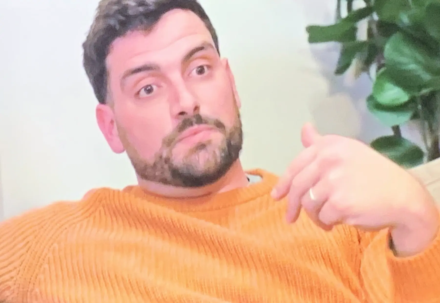 Caspar has come under fire once again for his treatment of Emma (Channel 4)