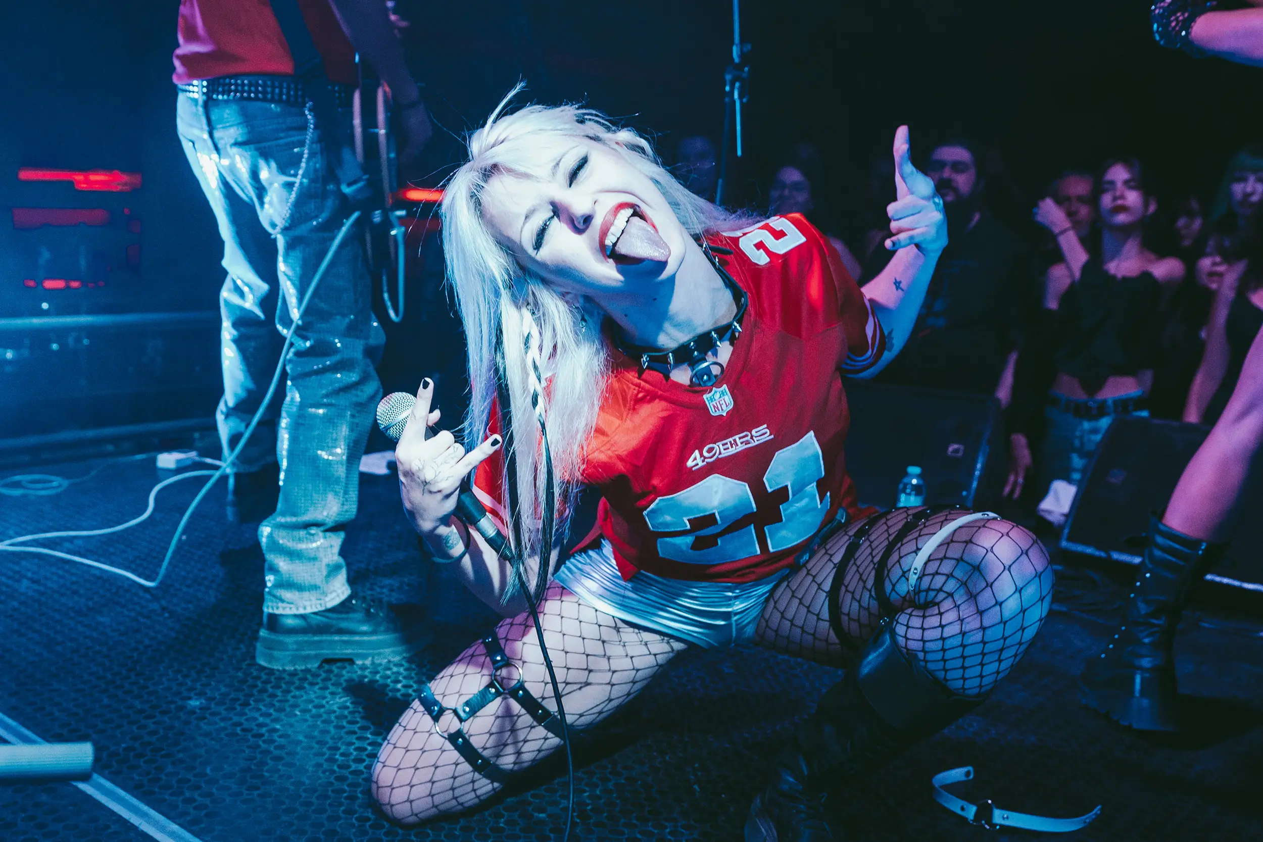 Jo makes up one fifth of the Athens-hailing Rock & Roll band (Bad Habits)