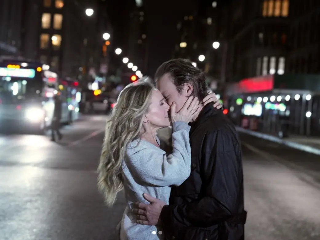 Our first glimpse of Carrie and Aidan.