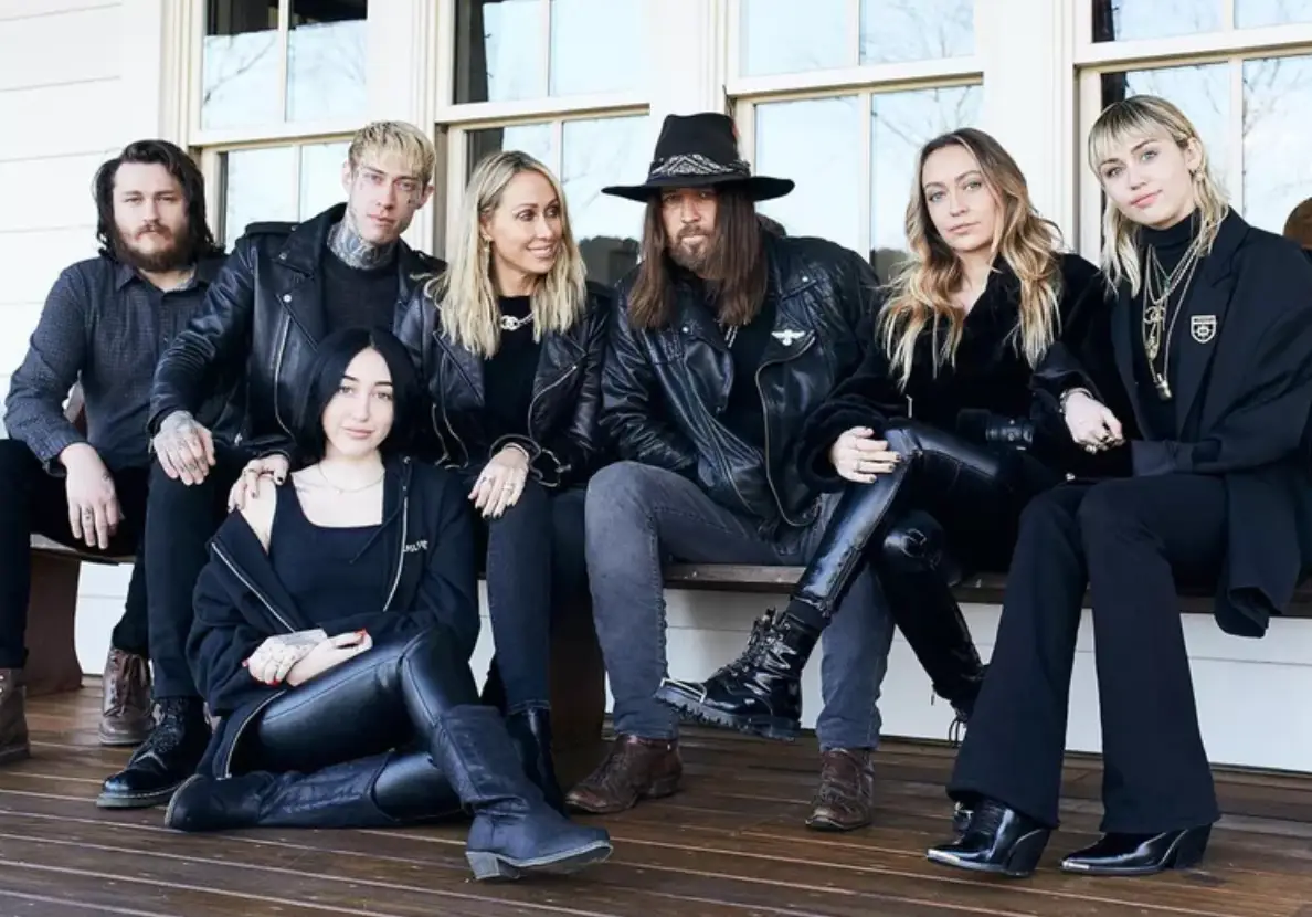 Billy Ray is a father-of-six (Instagram/@tracecyrus)