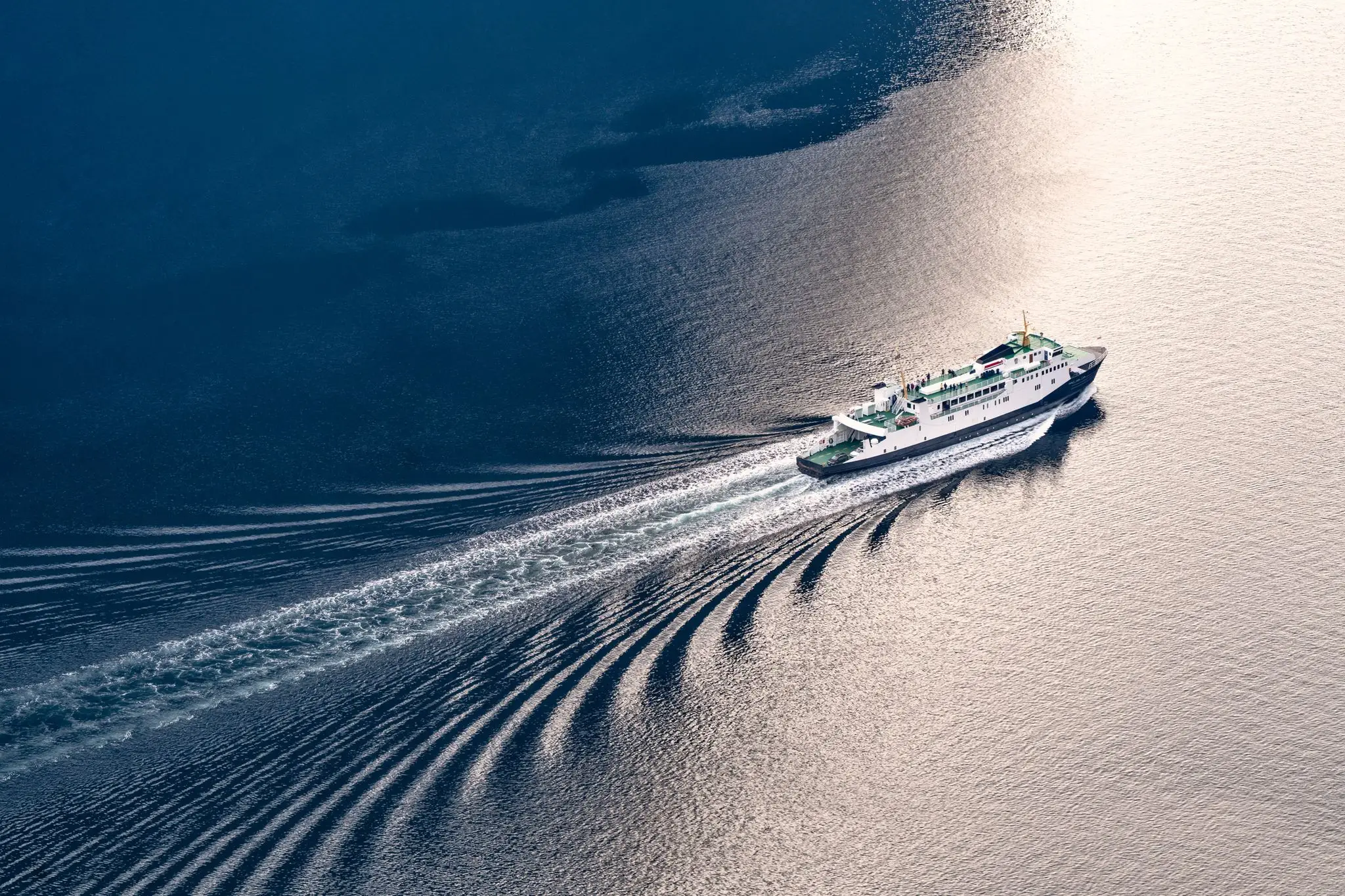 The teen asked Reddit if they were wrong for ditching their parents. (Getty Stock Image)