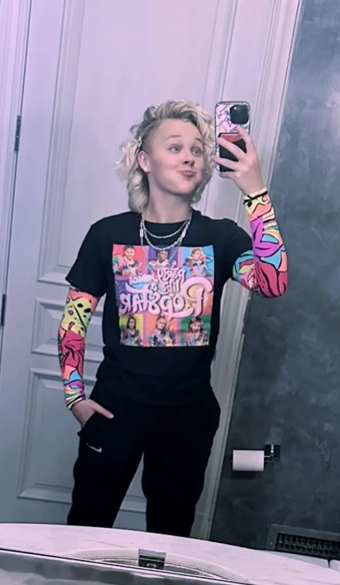 Dance Moms star, JoJo Siwa, has been getting her hair dyed since she was two years old. (Instagram/@itsjojosiwa)