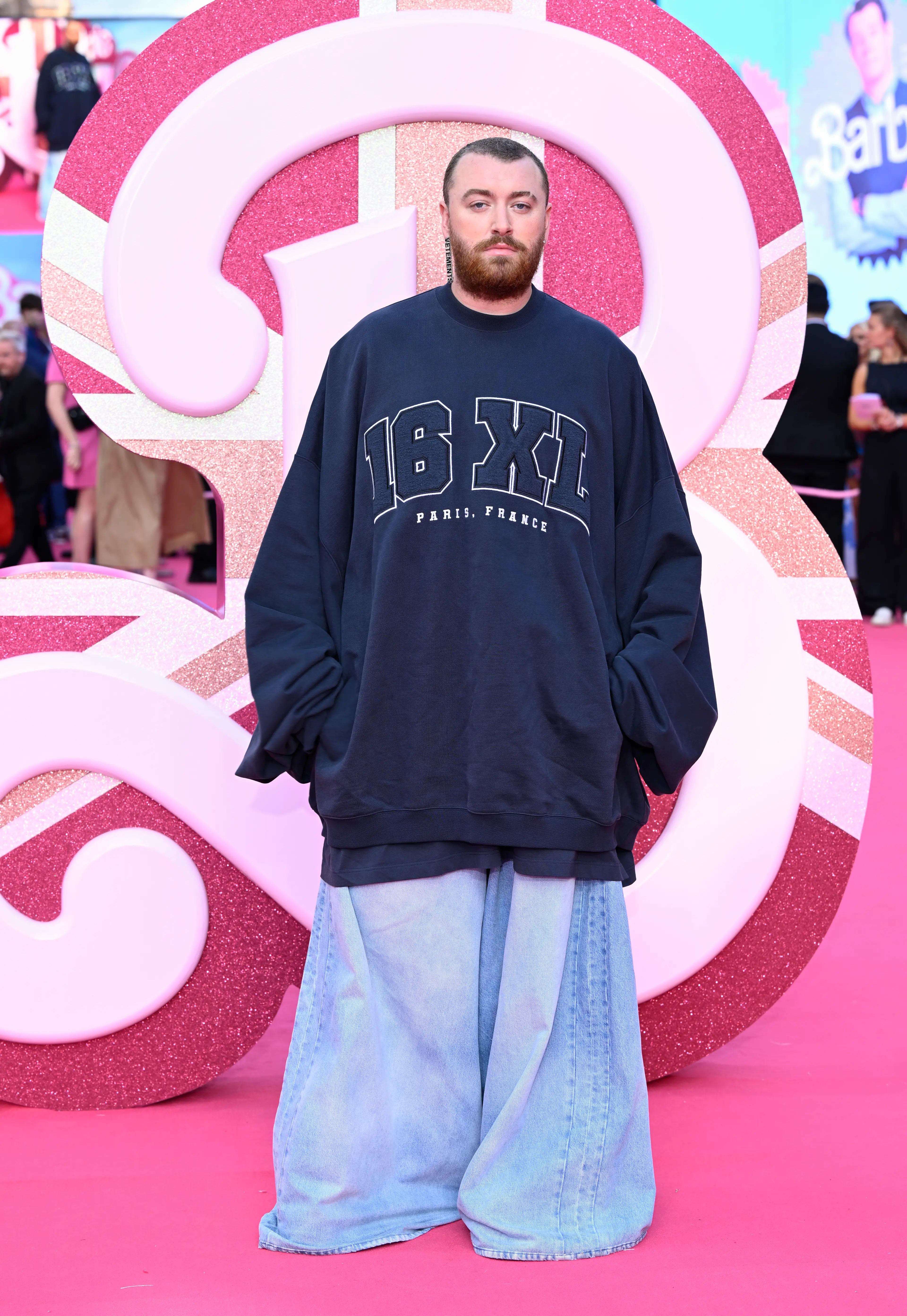 The singer appeared in an oversize outfit last night (July 12).