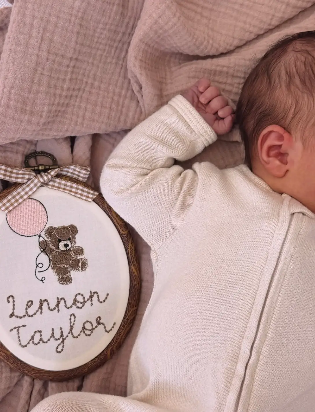The couple have passed down the name Taylor (Instagram/@taylautner/@taylorlautner)