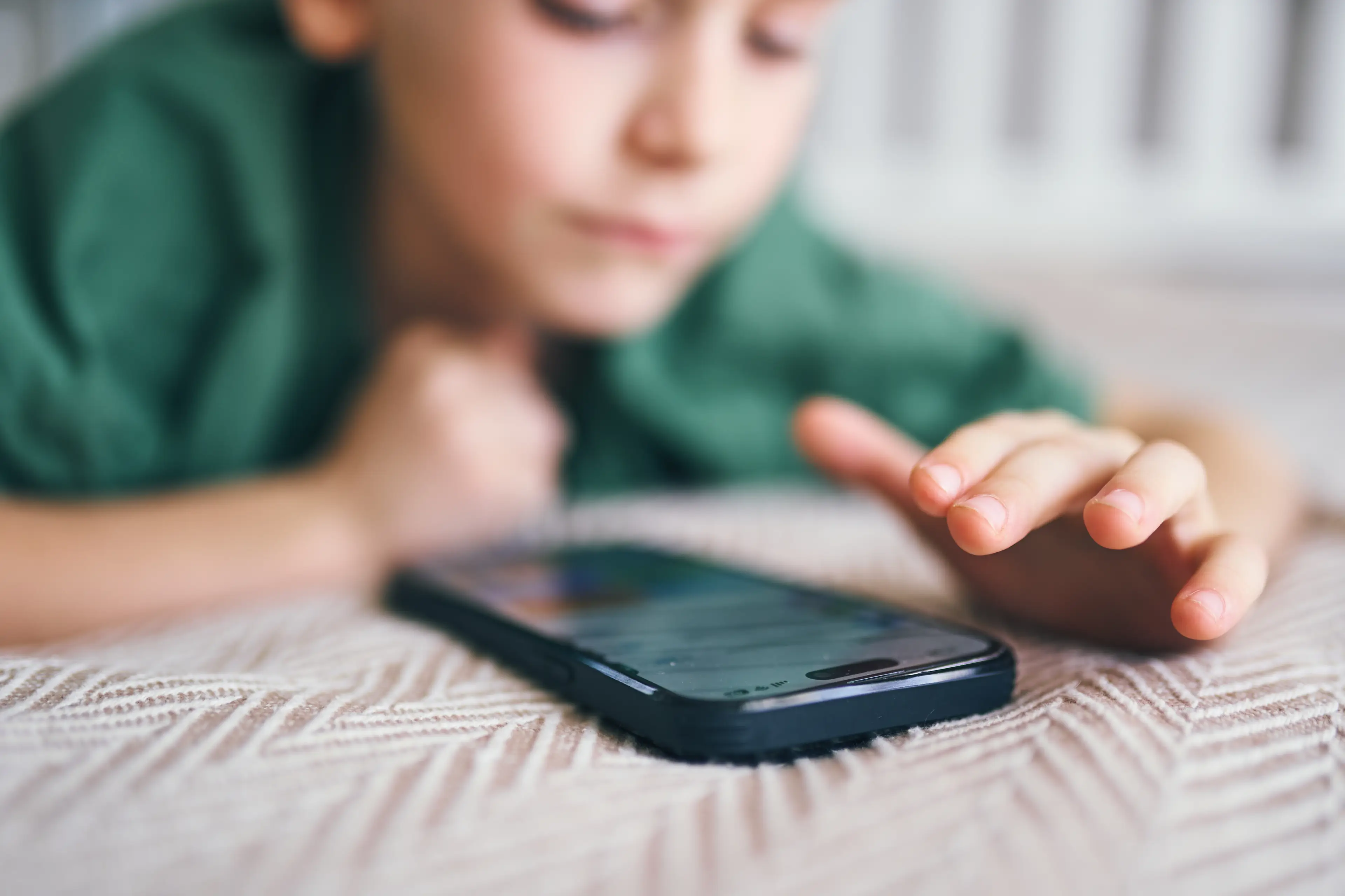 Experts say it's vital for parenting to keep conversations going on online safety (Getty Stock Images)
