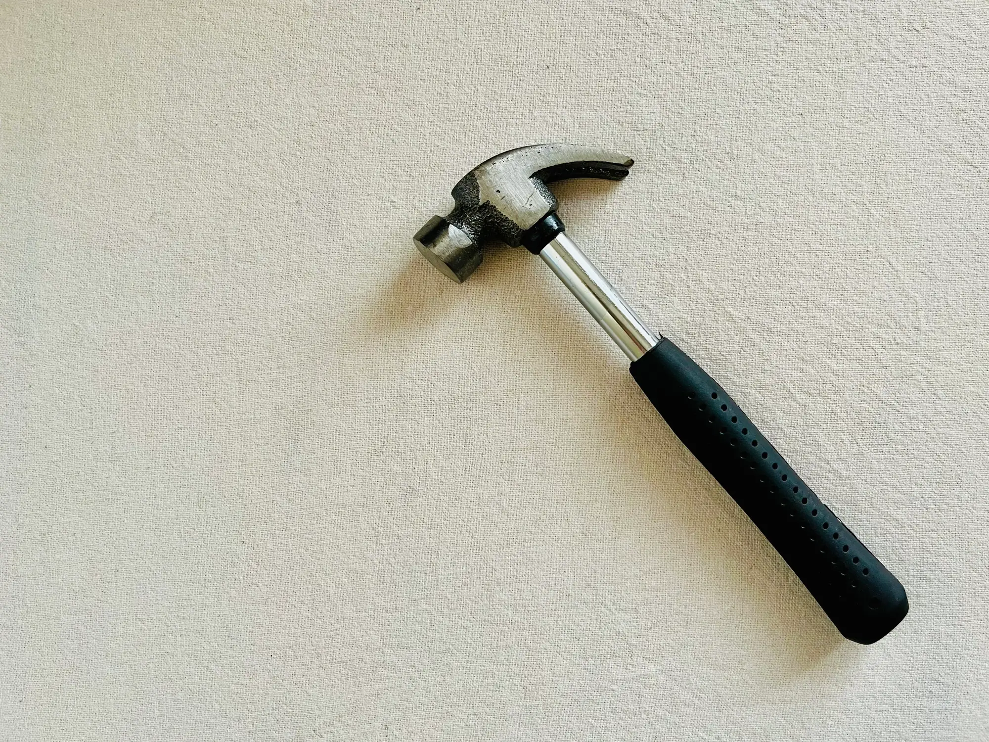 Bone smashing is as horrifying as it sounds (Getty Stock Photo)