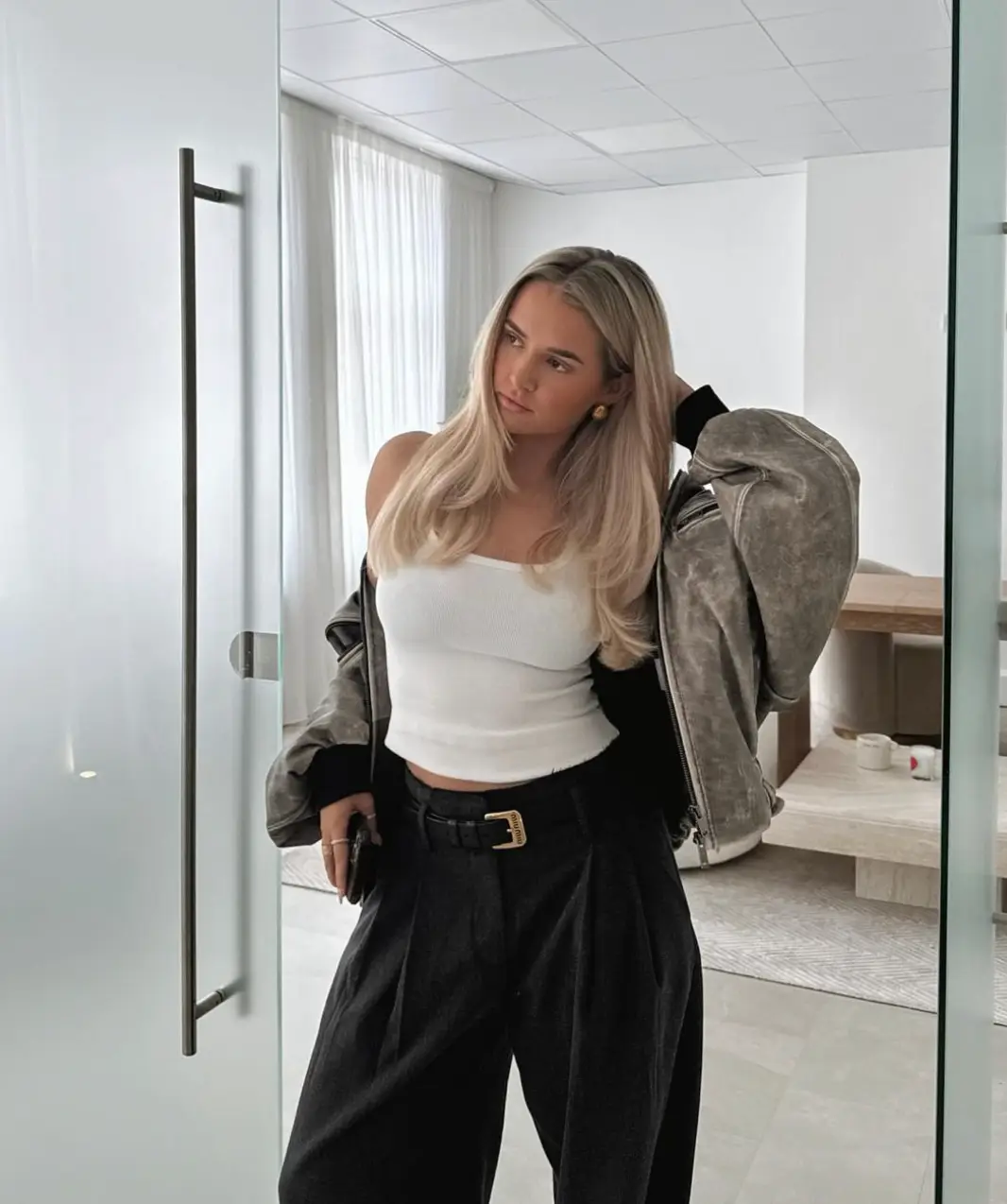 The social media star finally announced her new project (Instagram/@mollymae)