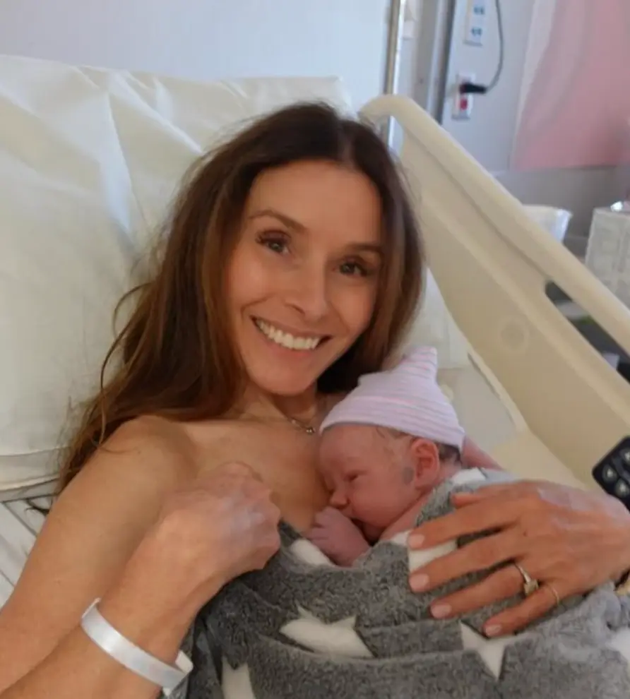 Some Instagramer made reference to the fact this latest addition to the family makes Gordon a father of six.