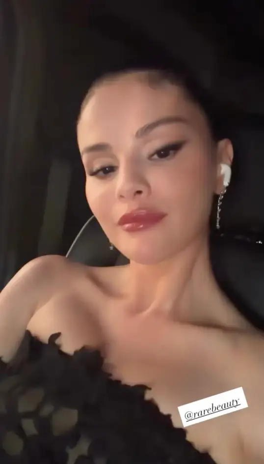 Selena recorded a video of herself en route to the rehearsal dinner (Instagram/@selenagomez)