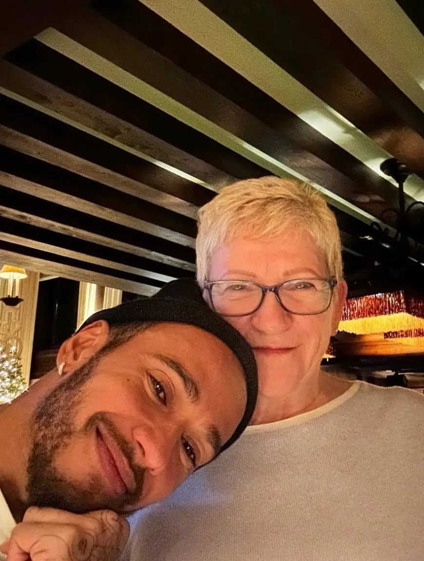 Hamilton and his mum, Carmen Larbalestier (Instagram/@lewishamilton)