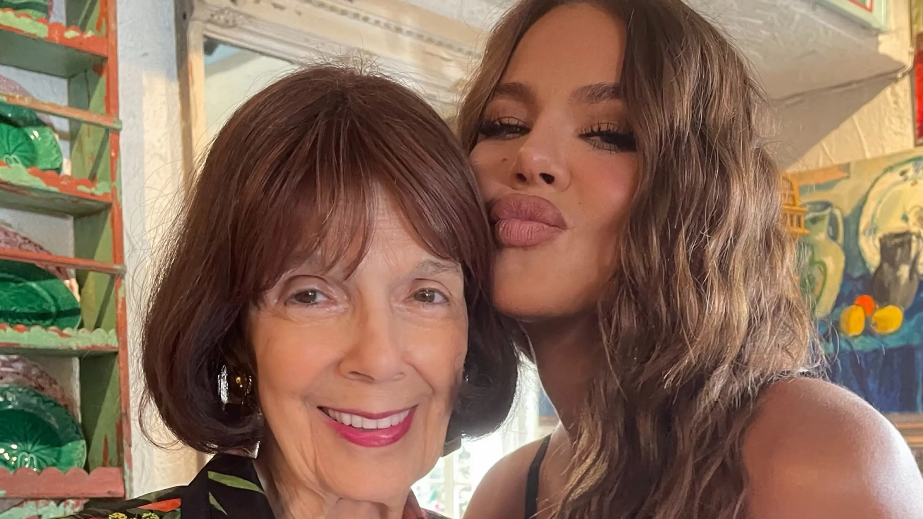 Instagram/@khloekardashian