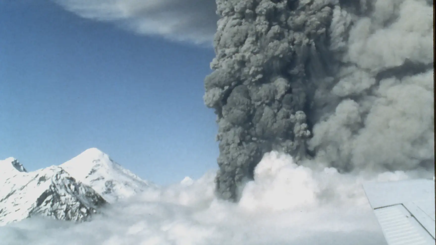 R.G. McGimsey / Alaska Volcano Observator