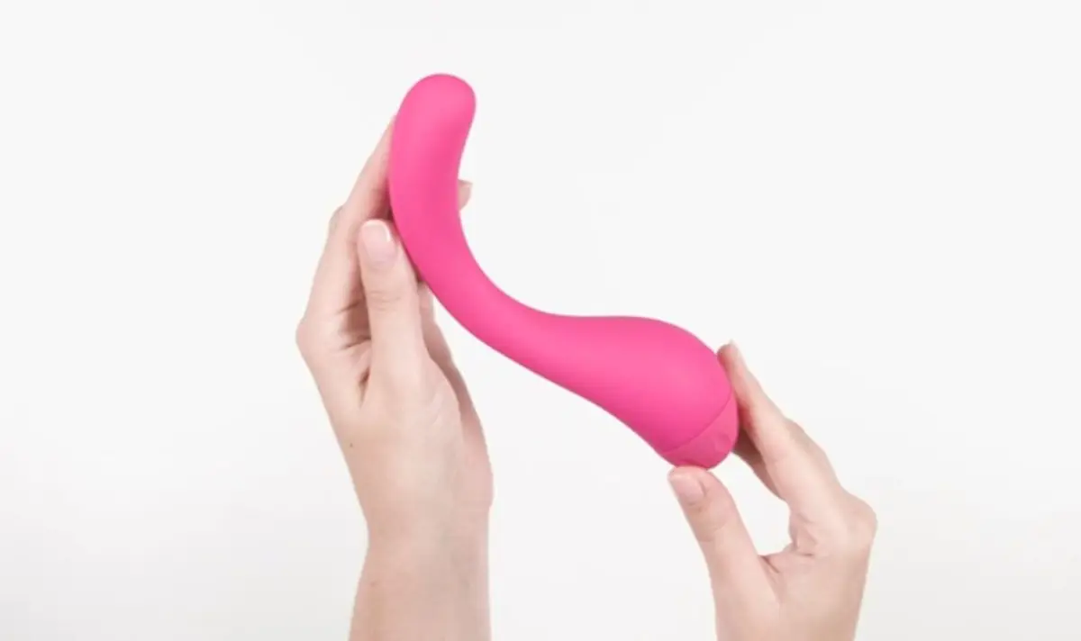 The Lovehoney Power Play 7 Function G-Spot Vibrator is being handed out as a free gift for Black Friday (Lovehoney)