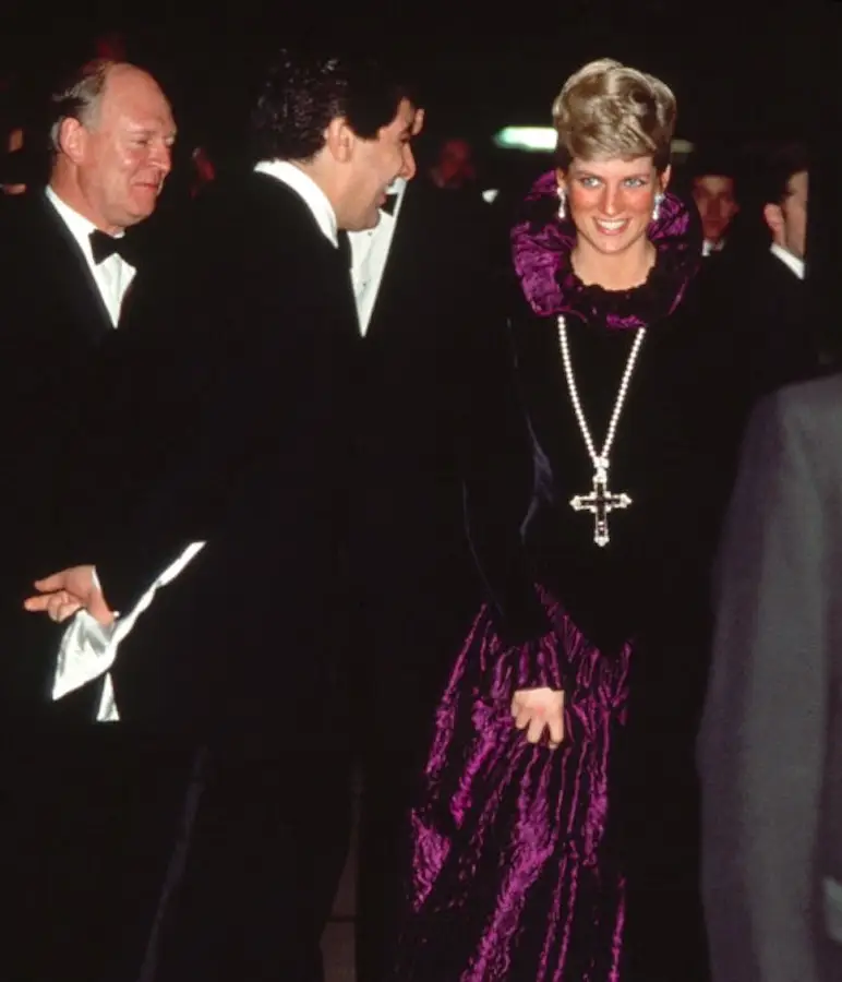 Princess Diana wore the necklace to a charity event. (Tim Graham Photo Library via Getty Images)