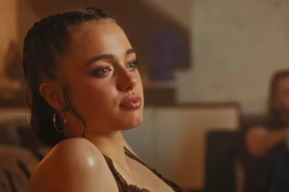 Shiloh Jolie just made her music video debut (Starship Entertainment/YouTube)