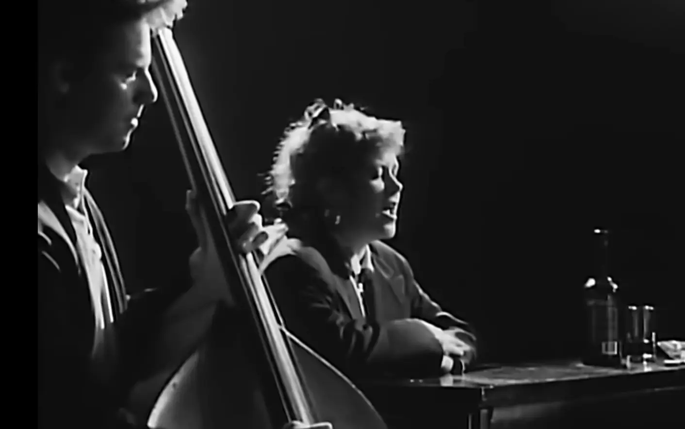 The 1988 features singer-songwriter Kirsty MacColl on vocals (Stiff Records)