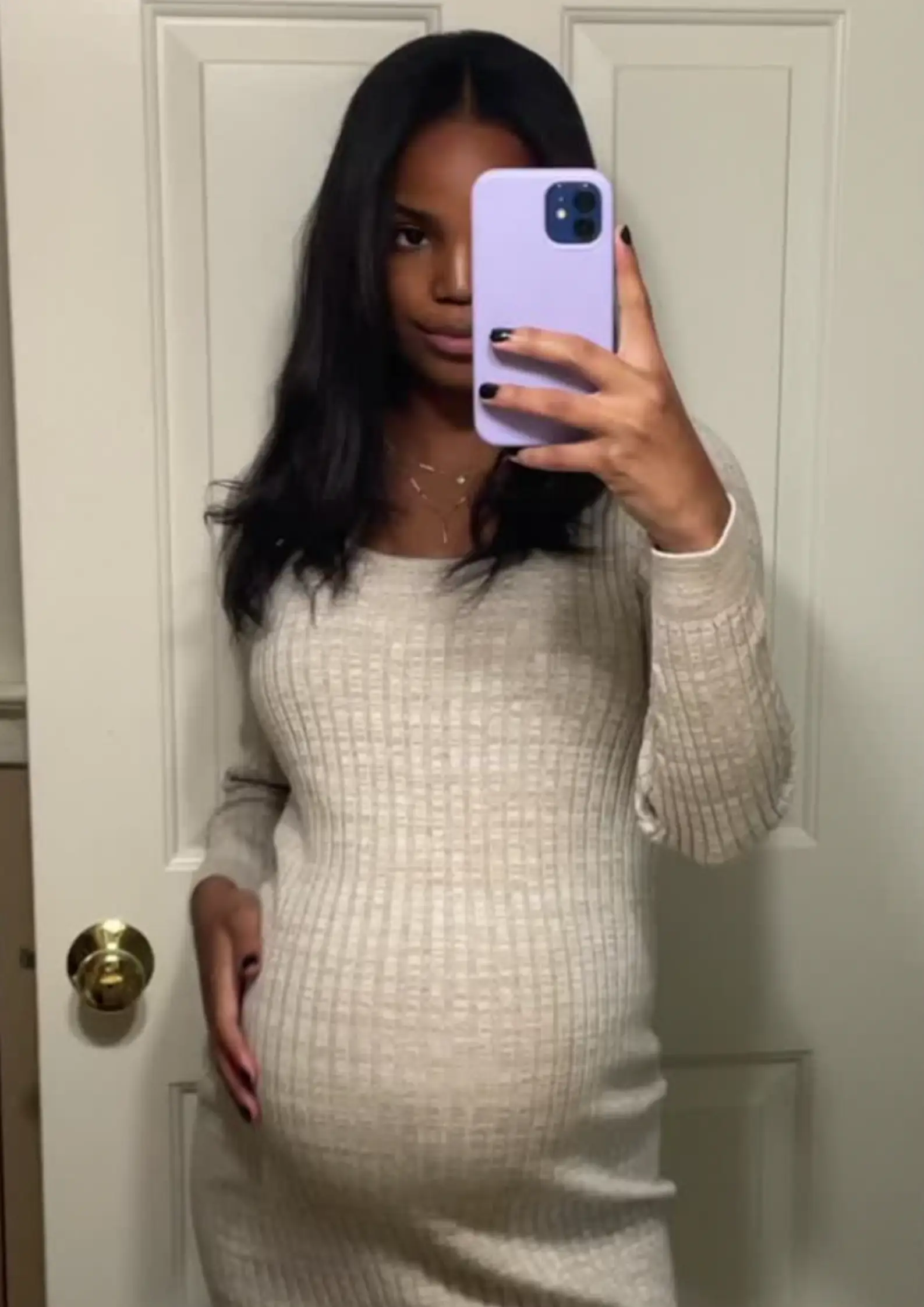 Viewers weren't sure if her baby was pushing with its arms or its legs. (