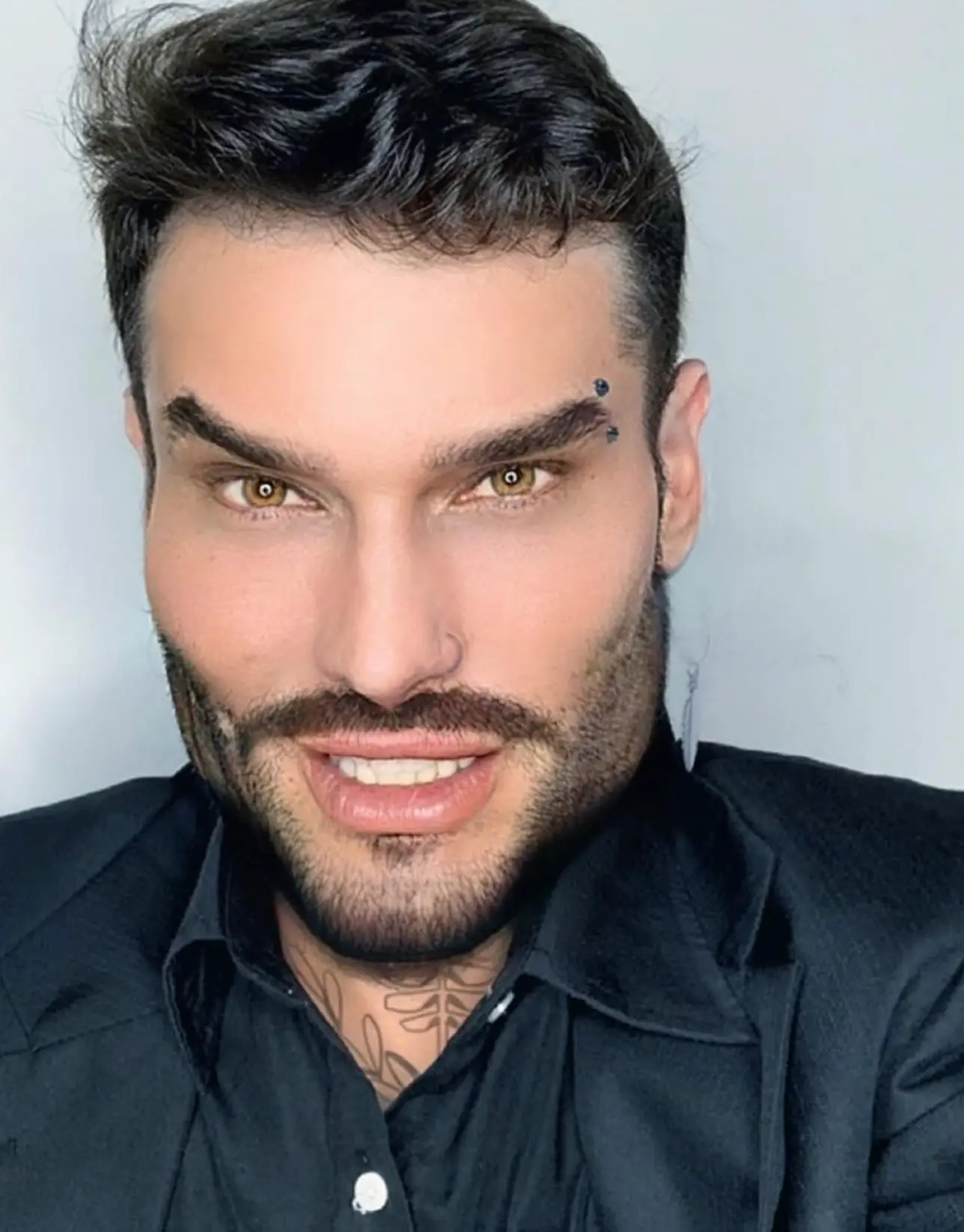 Mystic Athos Salomé has issued a number of predictions about the British Royal Family (Instagram/athos_salome)