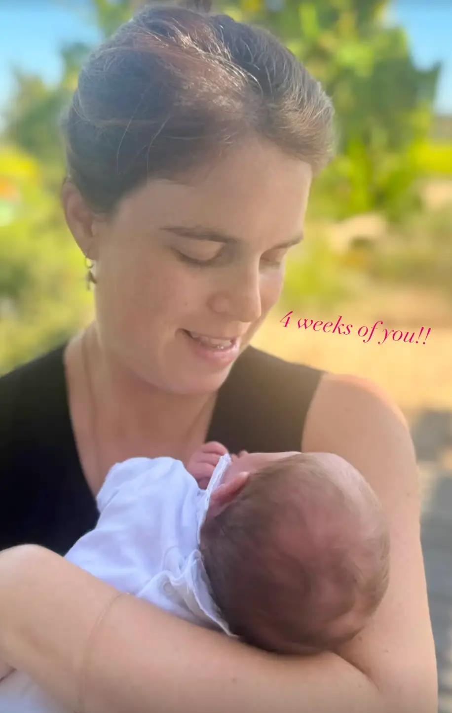 It's been four weeks since Eugenie and Jack welcomed their baby girl (Instagram/@princesseugenie)