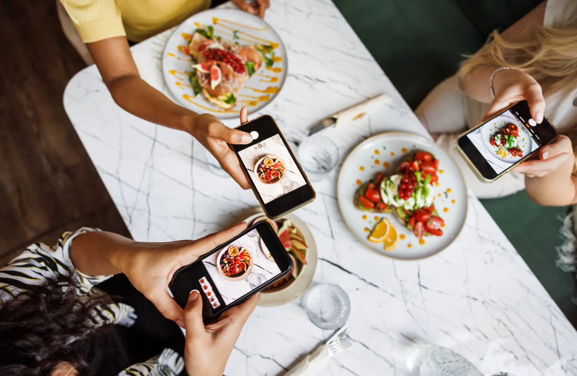 An expert has issued advice on how not to phub your server (Getty Stock Images)