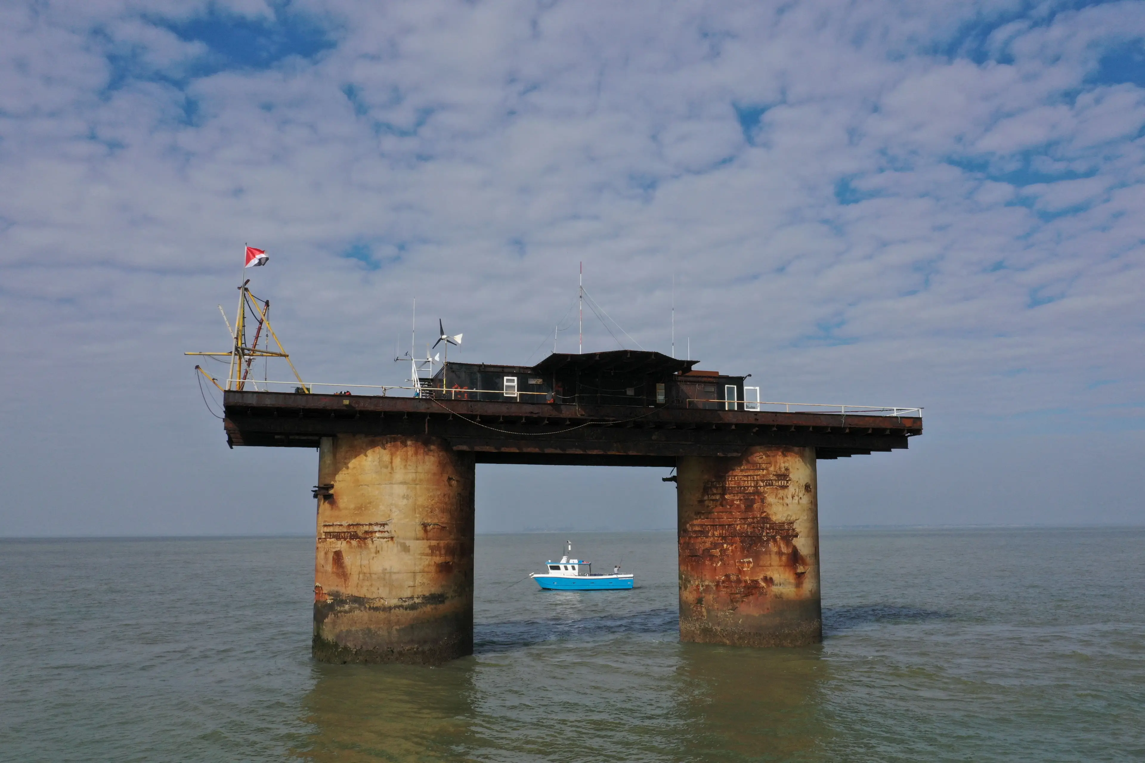 The approach to Sealand.