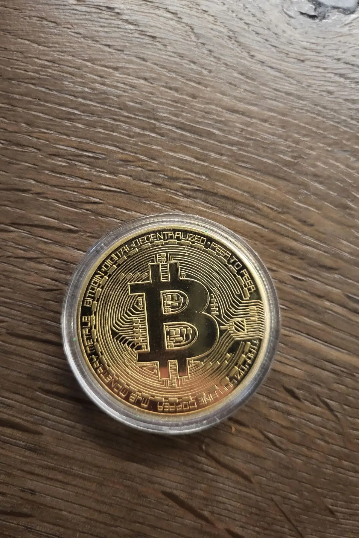 A restaurant employee was given a physical Bitcoin (Reddit/Martoshka)