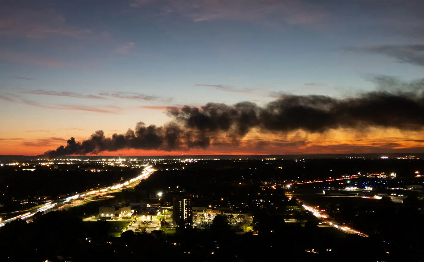 Smoke rising from the site of the plane crash (LEANDRO LOZADA/AFP via Getty Images)