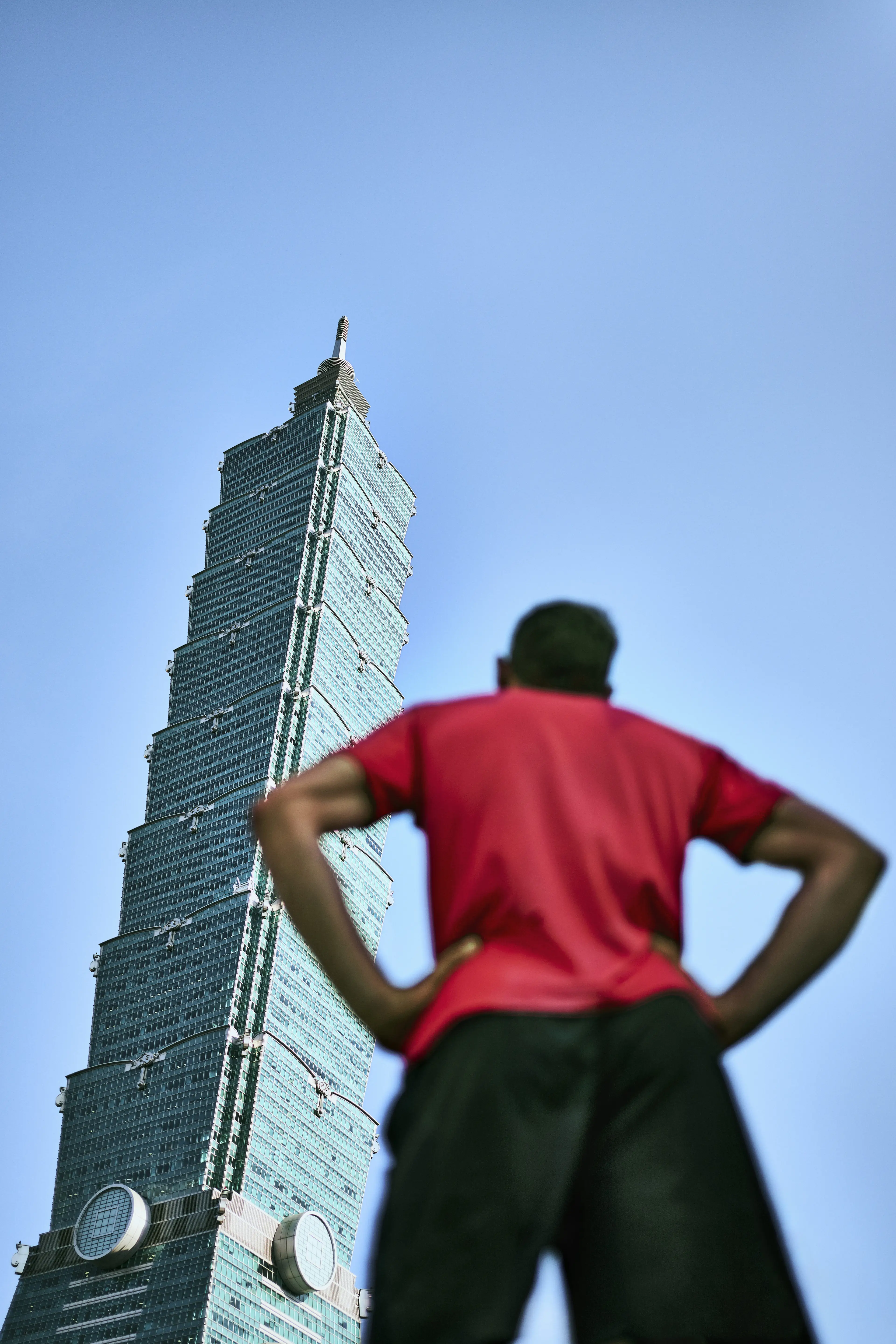 Alex Honnold will climb Tapei 101, which held the title of the world's tallest building between 2004 and 2009 (Netflix)