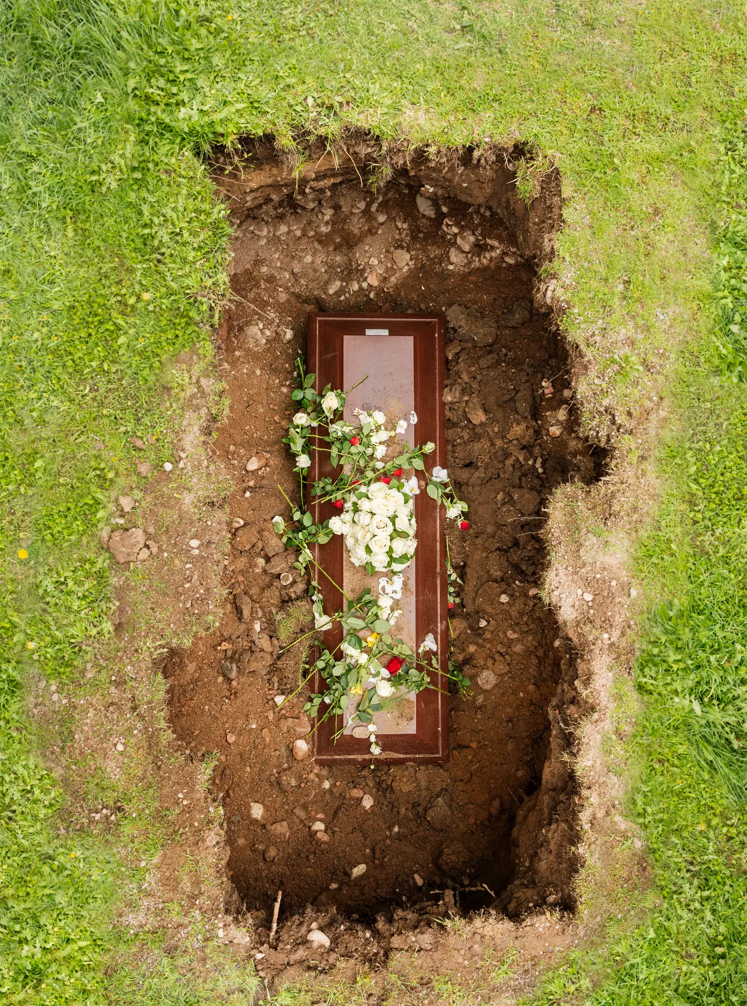 Essie had reportedly been lowered into her grave when her sister rocked up late (Getty Stock)