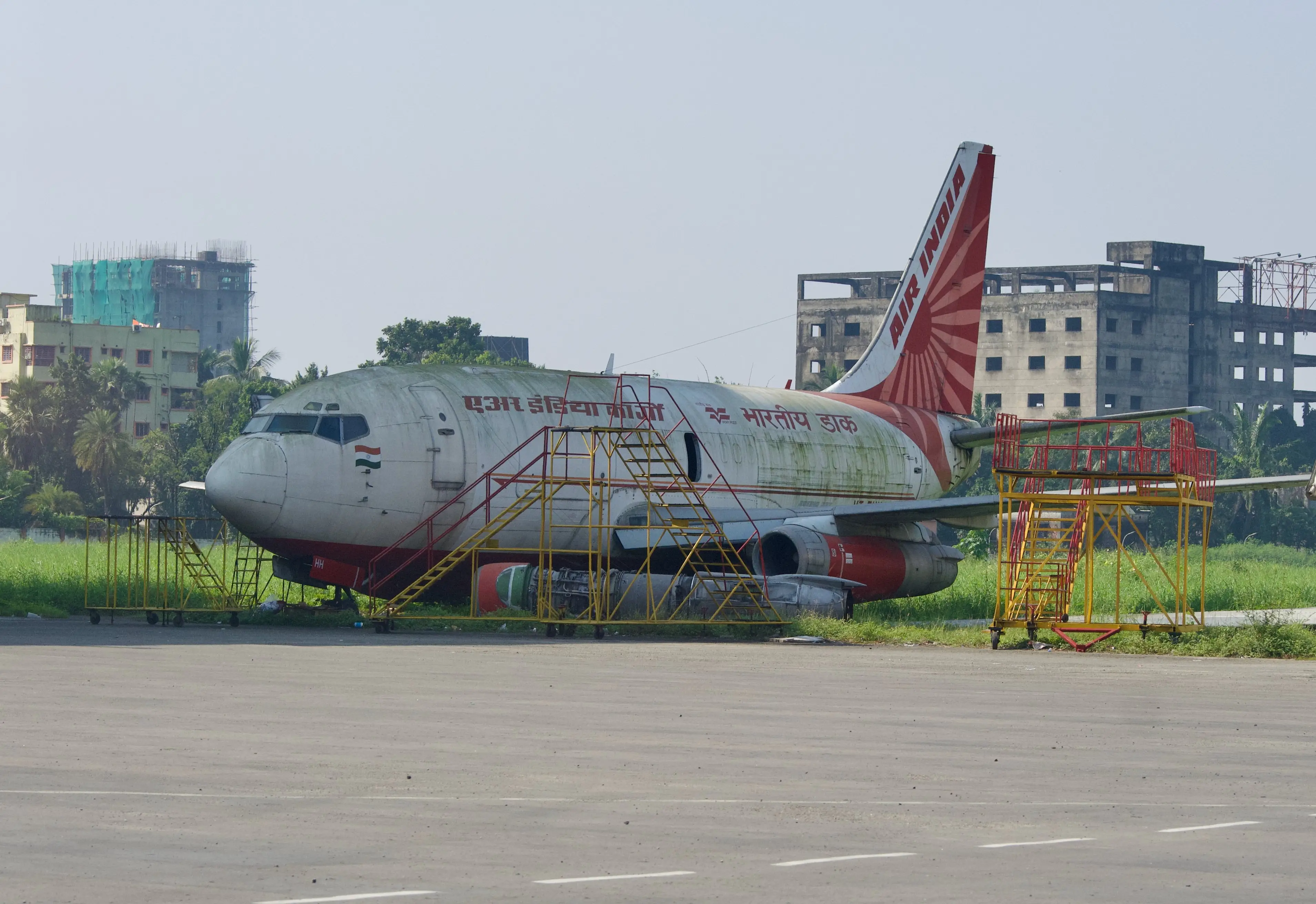 The Boeing 737-200 was abandoned for more than a decade before Air India were issued a parking fine of over $100,000 from the airport (Trinidade Gois/flyingTrini)
