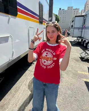 The only picture IMDB has of the new show (IMDB)