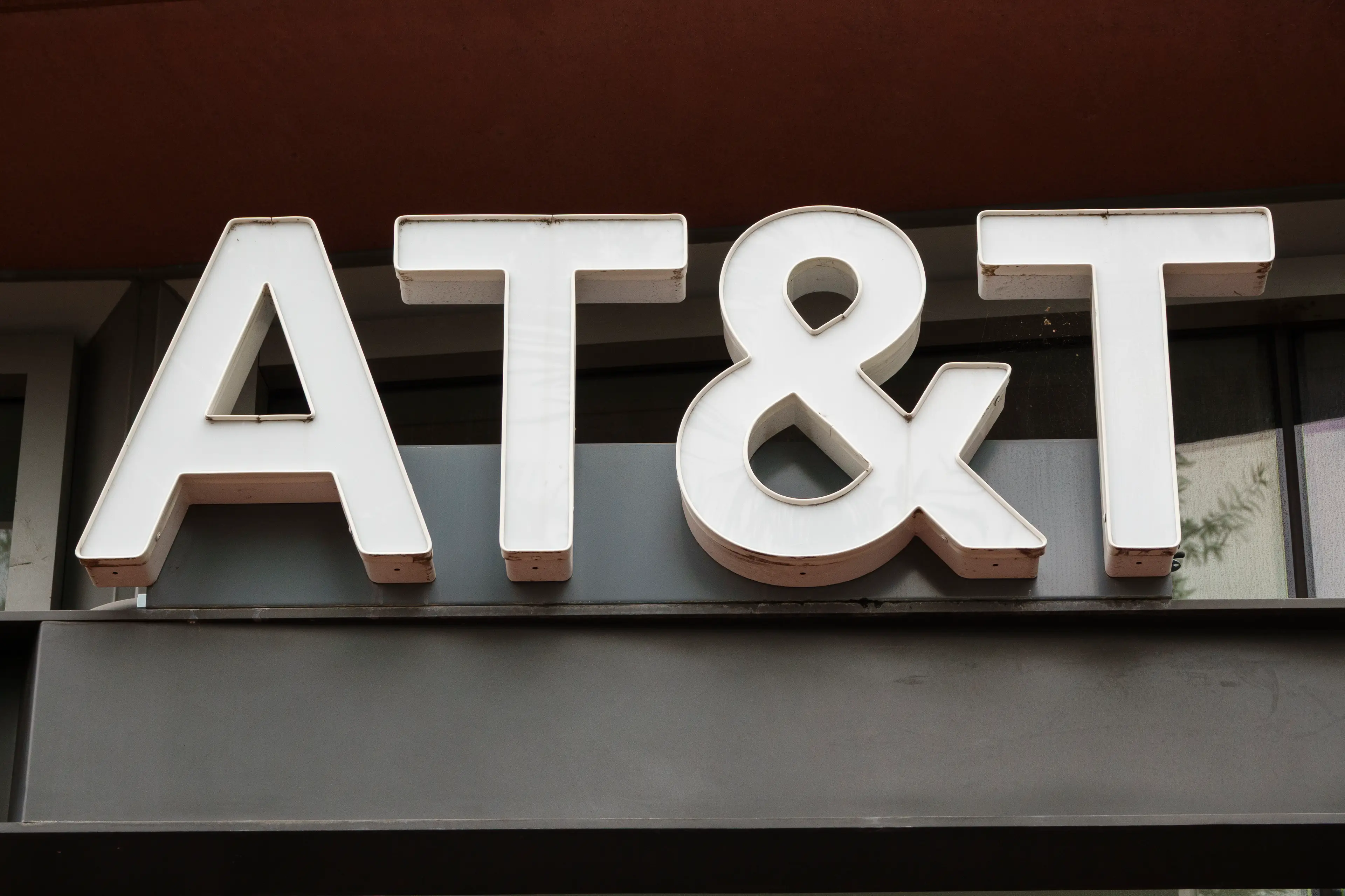 AT&T customers past and present have been issued a warning (Kevin Carter/Getty Images)