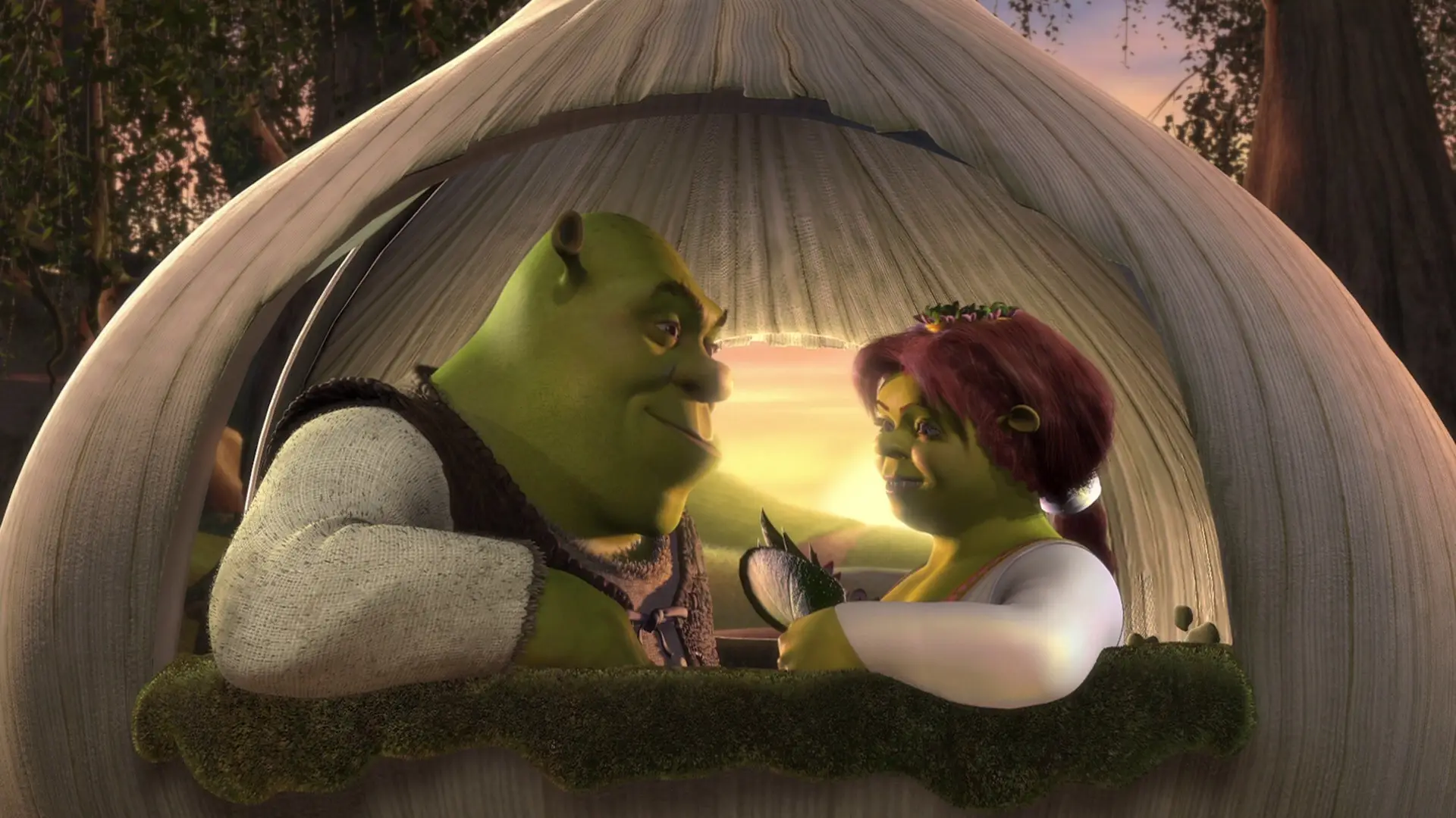 Shrek and Fiona in the 2001 movie (Dreamworks Pictures)