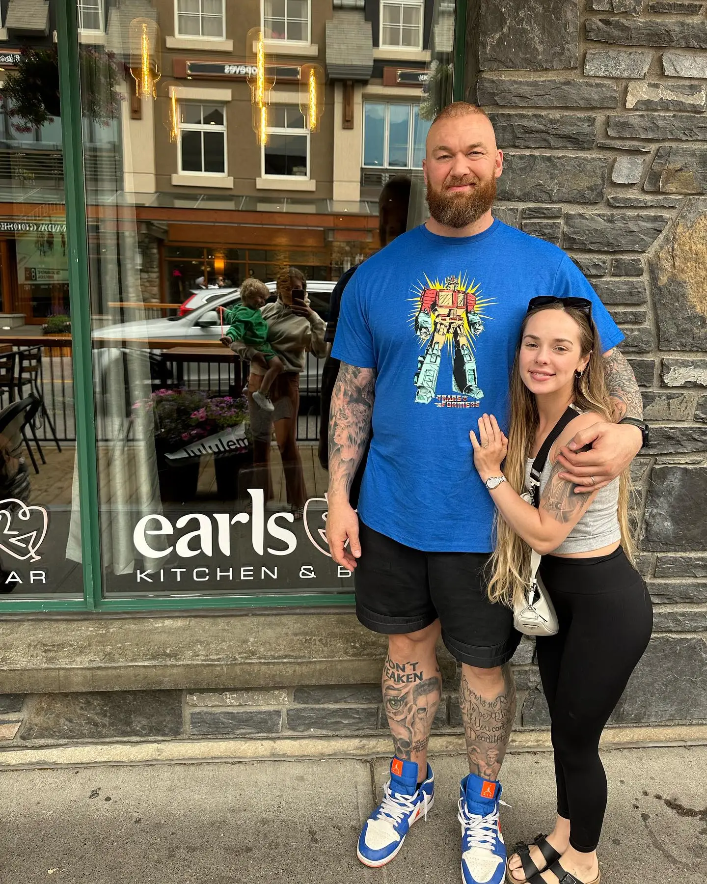 There's a substantial height difference between Hafþór Júlíus Björnsson and his wife.