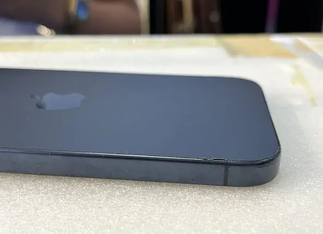 An example of the 'peeling'.