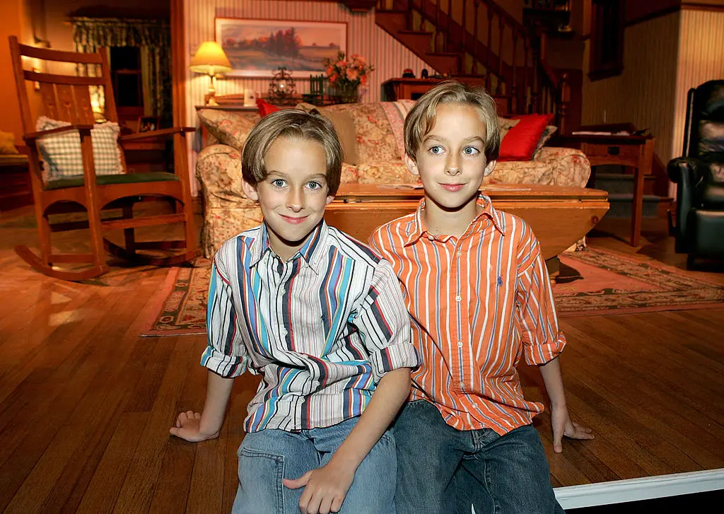 Sullivan Sweeten (R) and Sawyer Sweeten (L) at the Everybody Loves Raymond wrap party in 2005 (Kevin Winter/Getty Images)