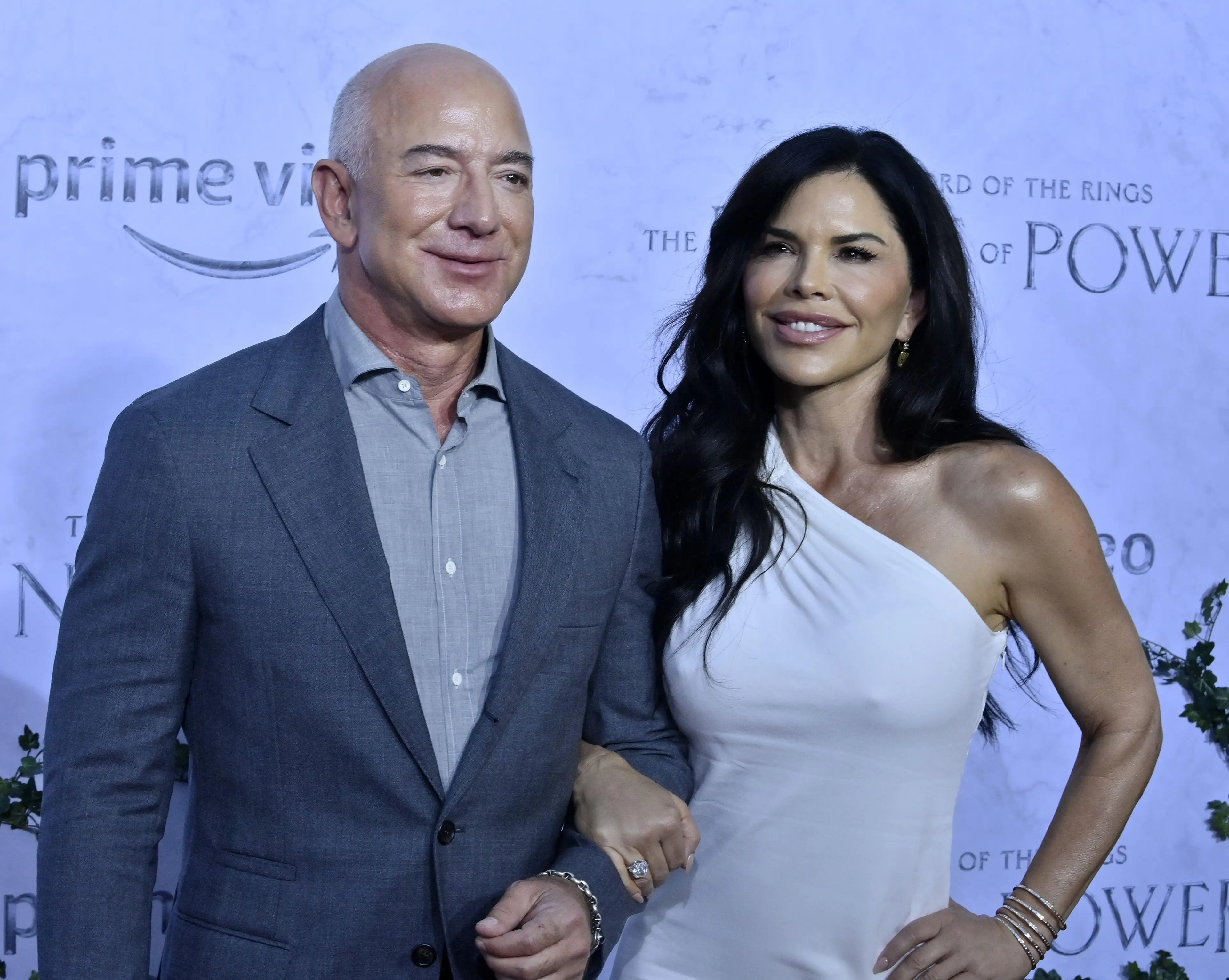 Jeff Bezos with his girlfriend Laura Sanchez at Prime Video's Rings of Power premiere.
