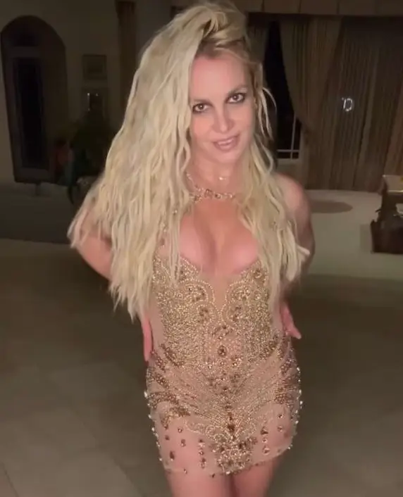 Britney Spears revealed an unexpected bedroom secret (Instagram/@britneyspears)