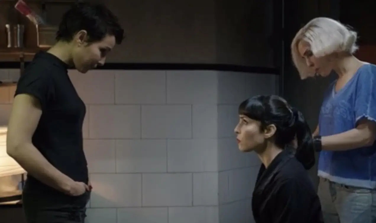 The film is set on governmental control (Netflix) 