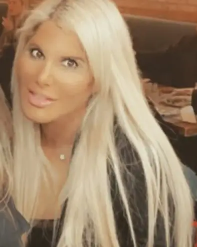 She had an impressive social media following where she showed her lavish lifestyle and Hamptons listings (luxgrouppalmbeach/Instagram)