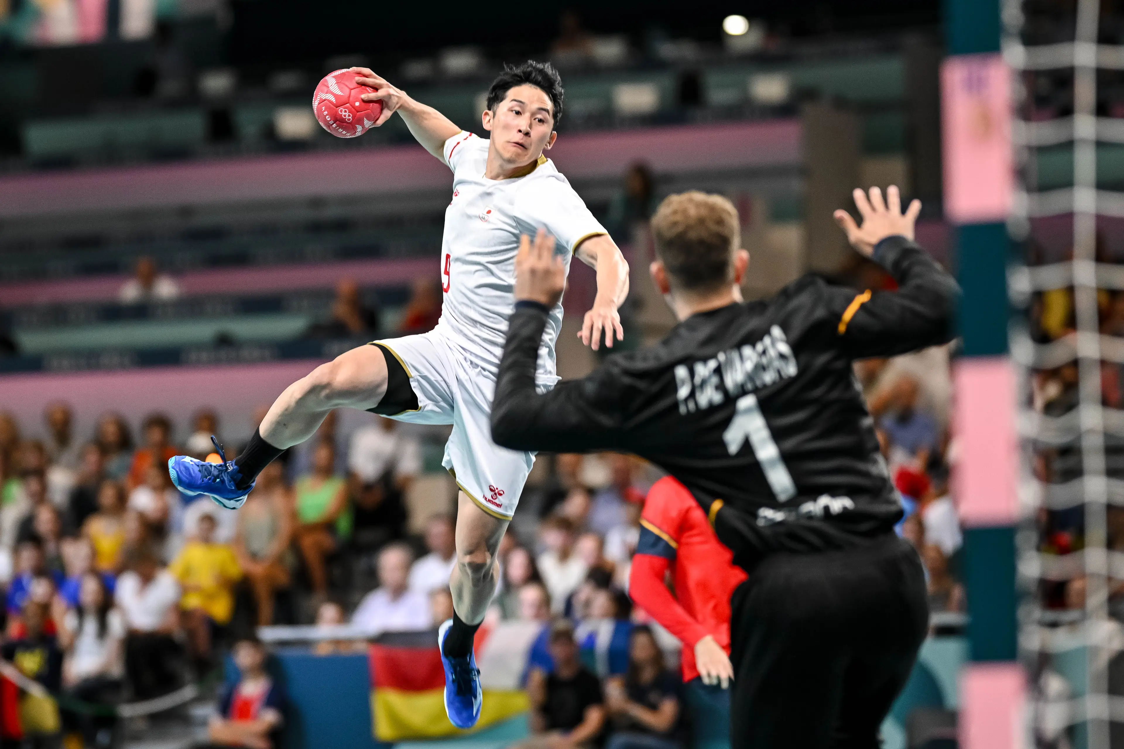 Fans are hooked on handball. (Harry Langer/DeFodi Images via Getty Images)