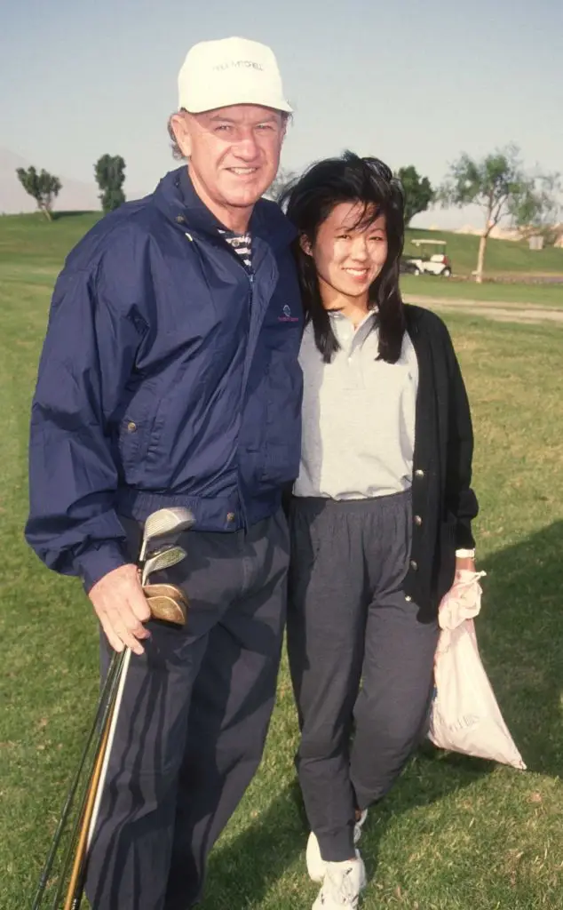 Betsy and Hackman pictured on the golf course in 1991 (Ron Galella, Ltd./Ron Galella Collection via Getty Images)