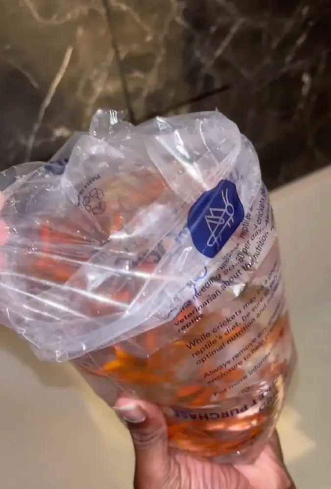 People were seriously concerned for the goldfishes welfare after seeing the extreme prank.